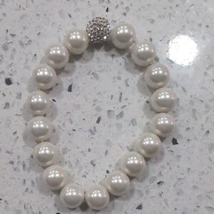 Elegant White Pearl Bracelet